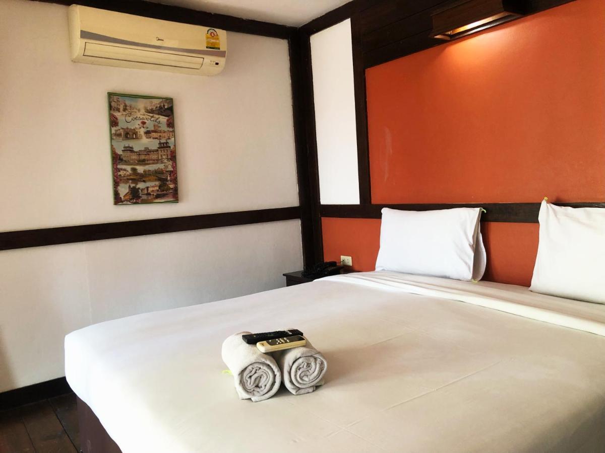 Hotel Sutus Court 7 Pattaya Exterior foto